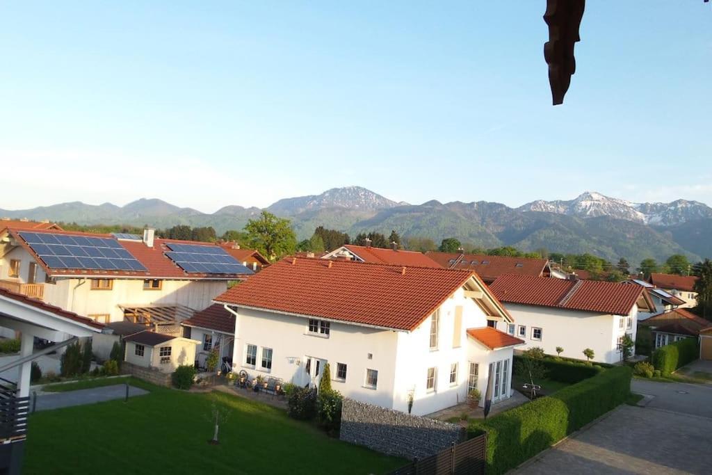 شقة Thronvomchiemgau Übersee المظهر الخارجي الصورة
